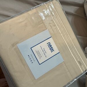 NEST  King Size Cream Bed Sheet Set